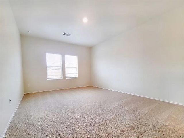 419 Sickle LOOP, Uhland, TX 78640