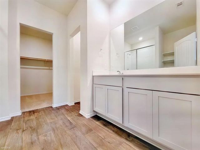 419 Sickle LOOP, Uhland, TX 78640