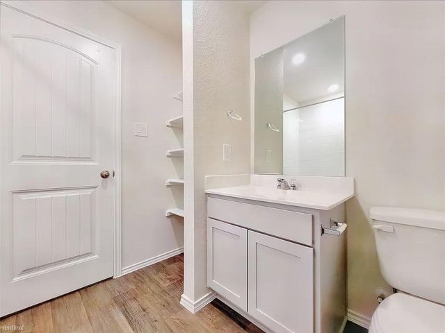 419 Sickle LOOP, Uhland, TX 78640