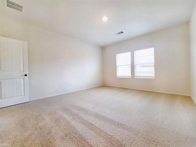 419 Sickle LOOP, Uhland, TX 78640