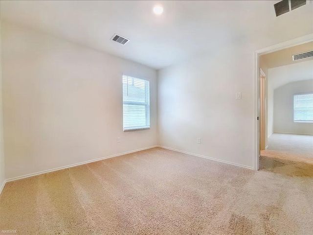 419 Sickle LOOP, Uhland, TX 78640