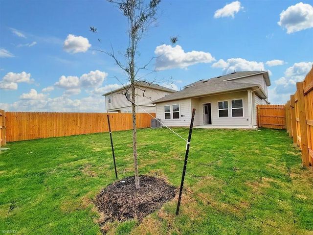 419 Sickle LOOP, Uhland, TX 78640