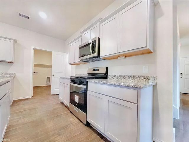 419 Sickle LOOP, Uhland, TX 78640