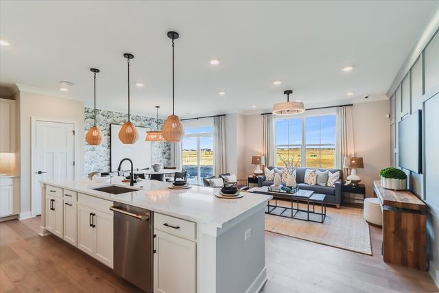 1870 Fulton Court, Woodridge, IL 60517