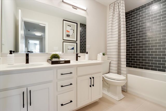 1870 Fulton Court, Woodridge, IL 60517