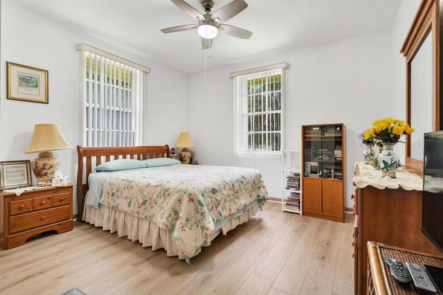 420 18TH Avenue NE, Naples, FL 34120