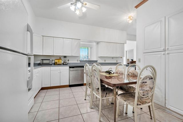 420 18TH Avenue NE, Naples, FL 34120