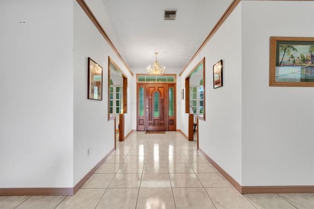 420 18TH Avenue NE, Naples, FL 34120