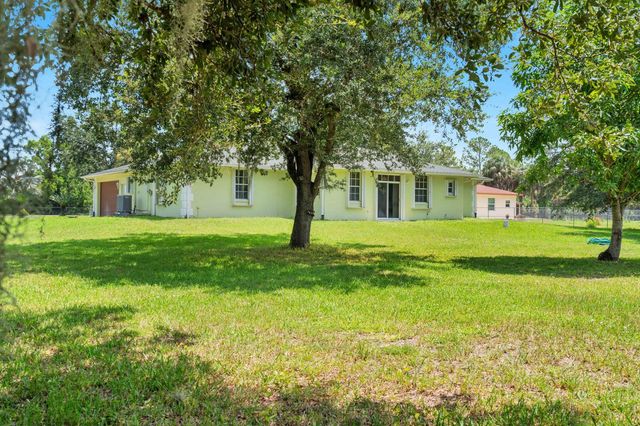 420 18TH Avenue NE, Naples, FL 34120