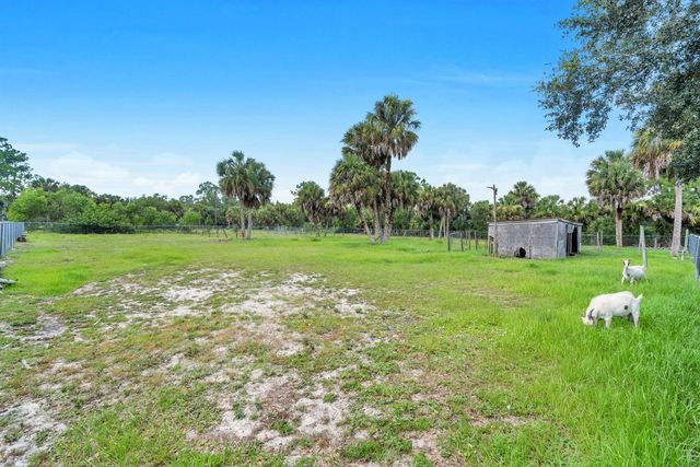 420 18TH Avenue NE, Naples, FL 34120
