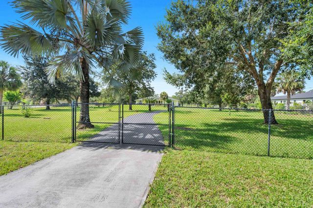 420 18TH Avenue NE, Naples, FL 34120