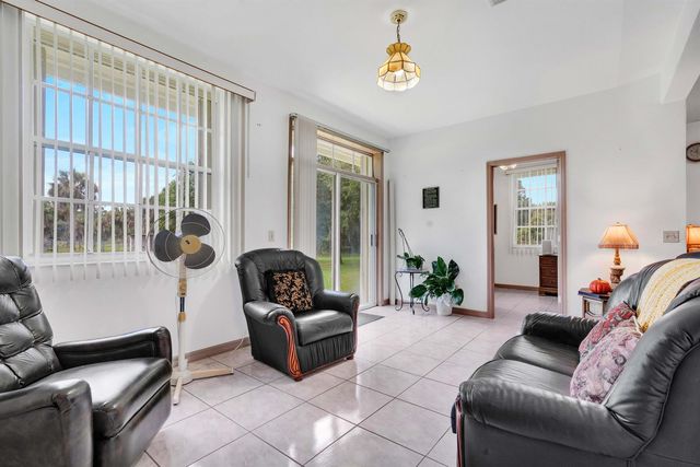 420 18TH Avenue NE, Naples, FL 34120