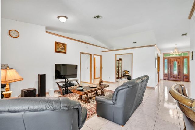 420 18TH Avenue NE, Naples, FL 34120