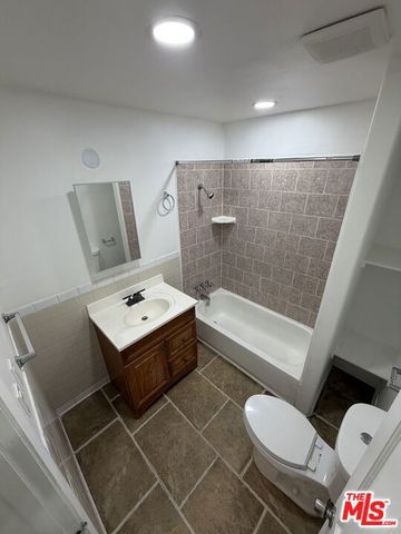 120 N Avenue 25, Los Angeles, CA 90031