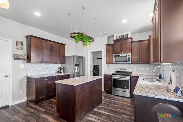 323 Brushy Creek, Victoria, TX 77904