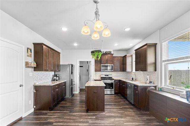 323 Brushy Creek, Victoria, TX 77904