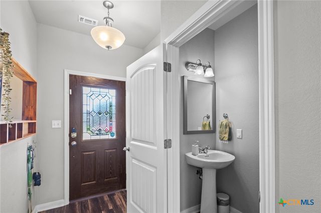 323 Brushy Creek, Victoria, TX 77904