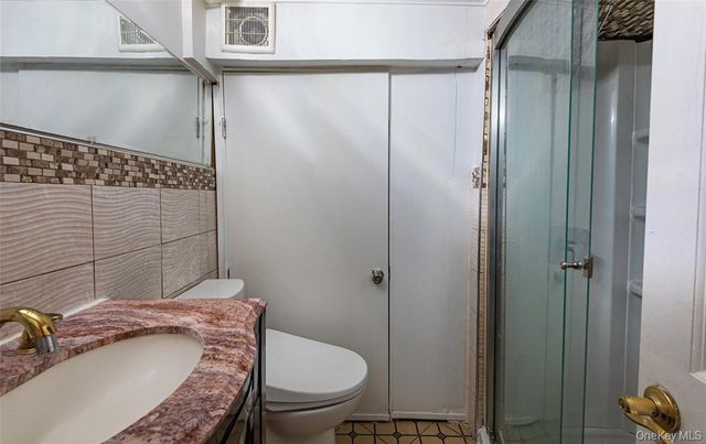 244-19 Grand Central Parkway, New York City, NY 11362