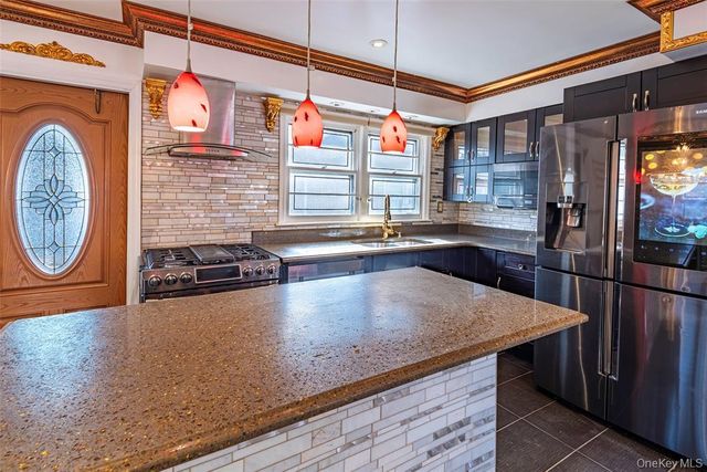 244-19 Grand Central Parkway, New York City, NY 11362