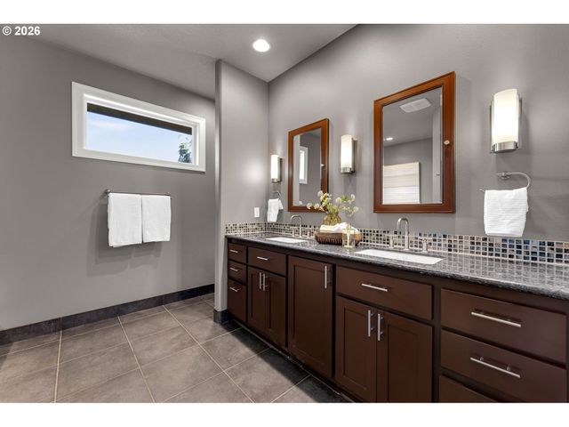 2509 39TH St, Washougal, WA 98671