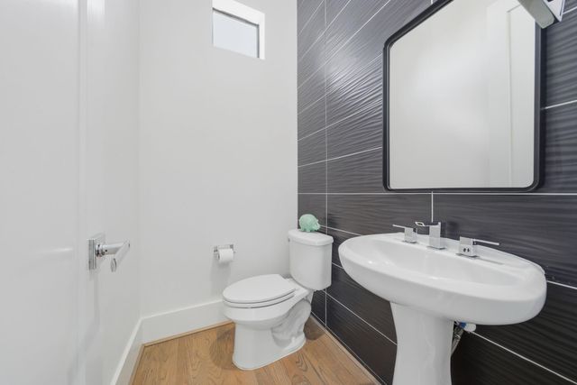 1436 W 24th Street, Houston, TX 77008