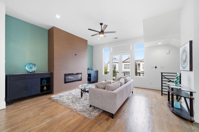 1436 W 24th Street, Houston, TX 77008