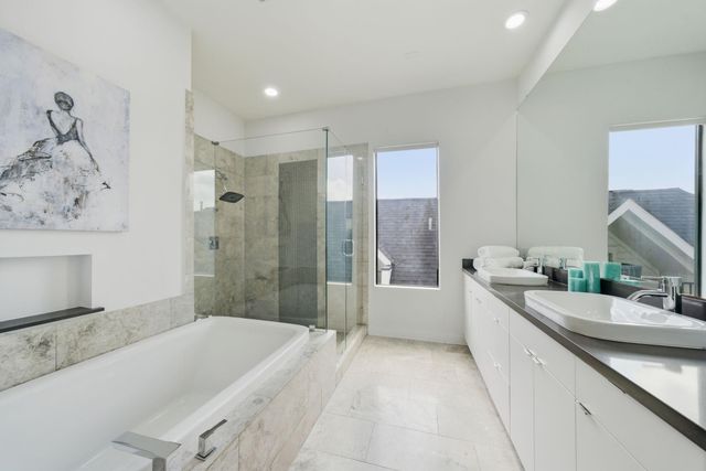 1436 W 24th Street, Houston, TX 77008