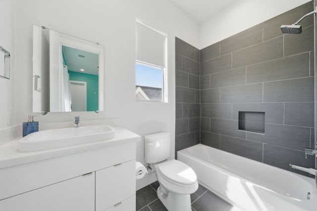 1436 W 24th Street, Houston, TX 77008