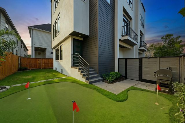 1436 W 24th Street, Houston, TX 77008