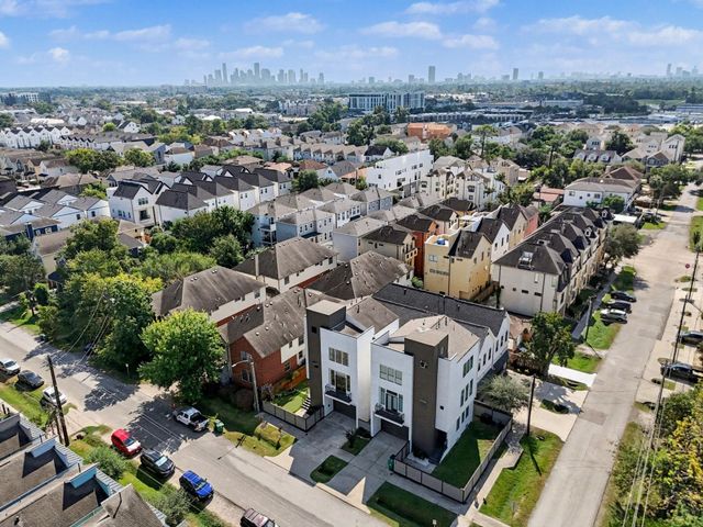 1436 W 24th Street, Houston, TX 77008