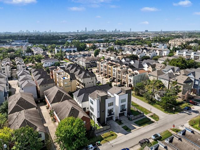 1436 W 24th Street, Houston, TX 77008