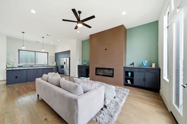 1436 W 24th Street, Houston, TX 77008