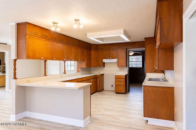 1058 S Berwick Avenue, Basile, LA 70515