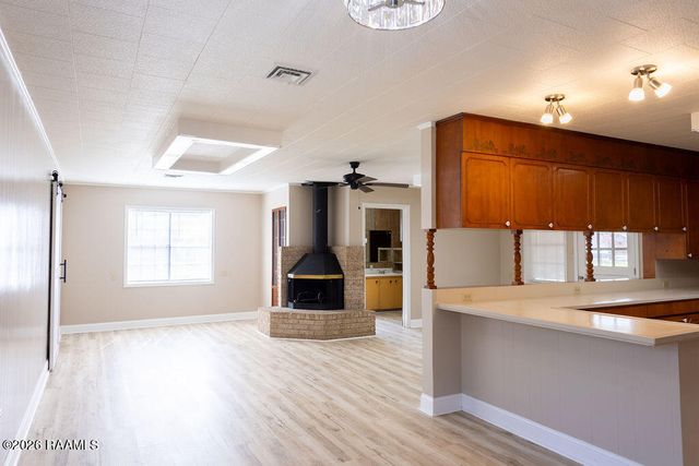 1058 S Berwick Avenue, Basile, LA 70515