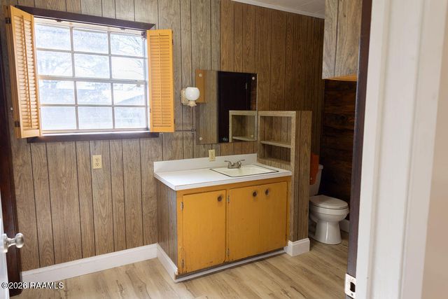 1058 S Berwick Avenue, Basile, LA 70515