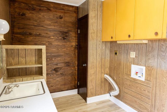 1058 S Berwick Avenue, Basile, LA 70515