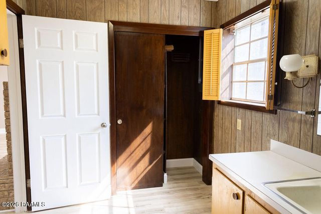 1058 S Berwick Avenue, Basile, LA 70515