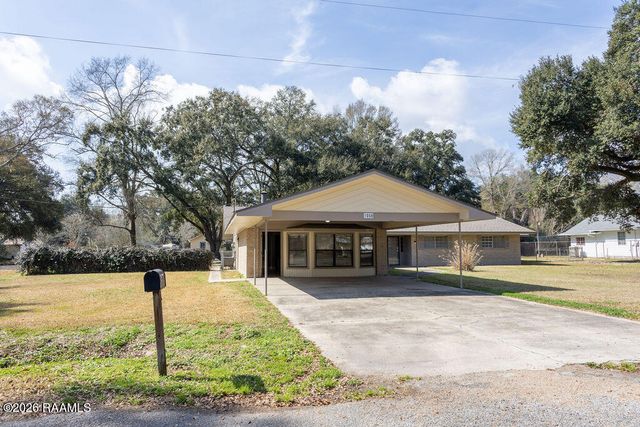 1058 S Berwick Avenue, Basile, LA 70515