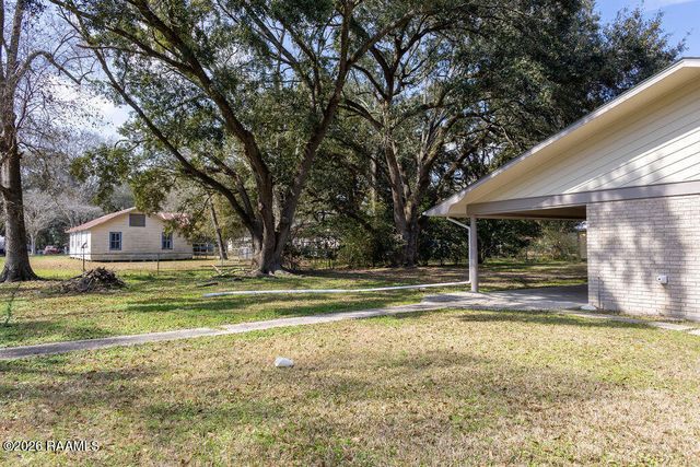 1058 S Berwick Avenue, Basile, LA 70515