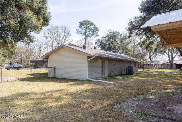 1058 S Berwick Avenue, Basile, LA 70515