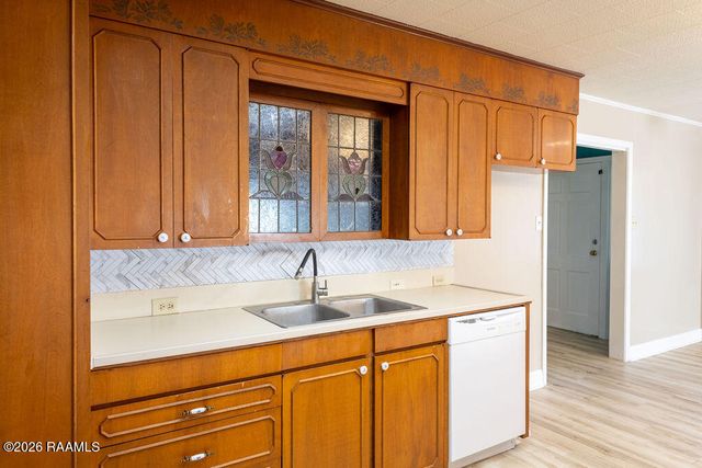 1058 S Berwick Avenue, Basile, LA 70515