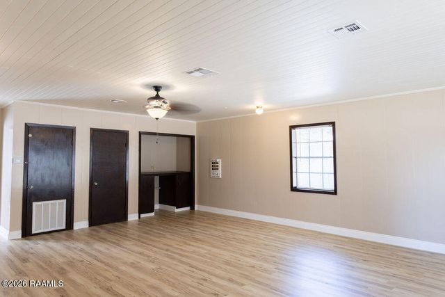 1058 S Berwick Avenue, Basile, LA 70515