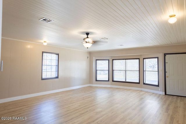 1058 S Berwick Avenue, Basile, LA 70515