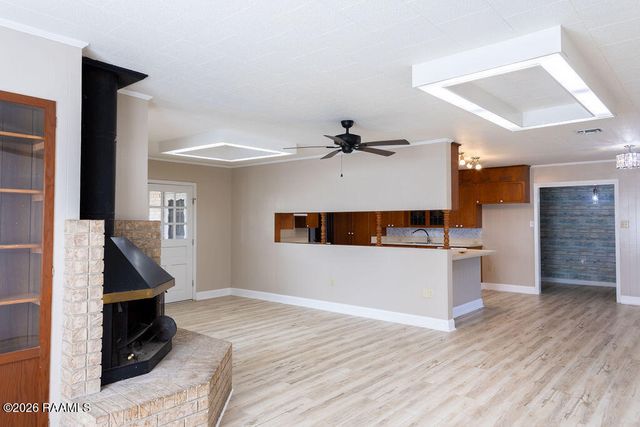 1058 S Berwick Avenue, Basile, LA 70515