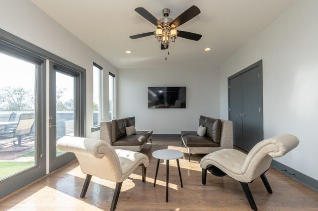 1208 Avondale Cir, Nashville, TN 37207