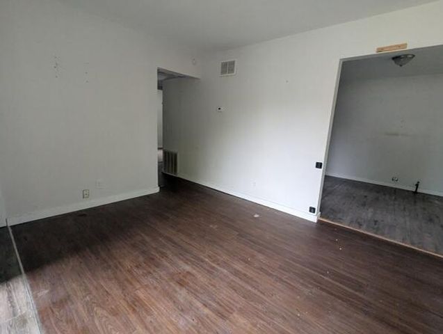 3304 Sheffer Avenue, Lansing, MI 48906