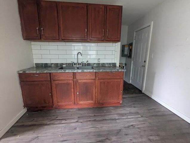 3304 Sheffer Avenue, Lansing, MI 48906