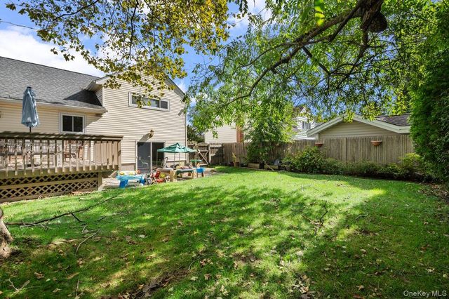 25 Marilyn Boulevard, Plainview, NY 11803