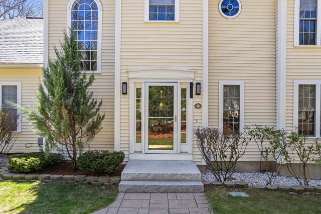 8 Flag Court, Auburn, NH 03032