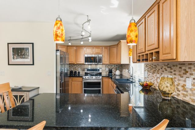 8 Flag Court, Auburn, NH 03032